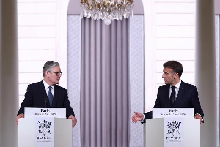 נשיא צרפת עמונואל מקרון עם ראש ממשלת בריטניה קיר סטרמר