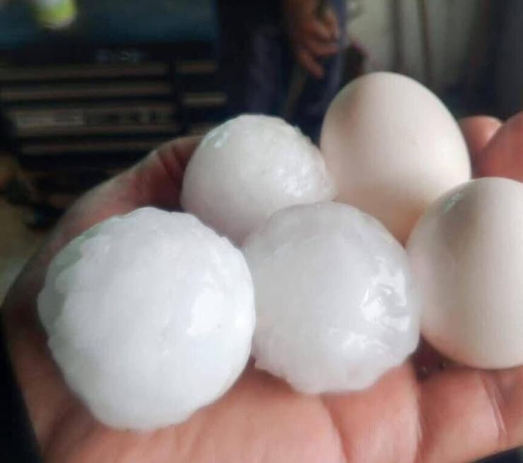 תיעוד הברד היום בבוקתעא ונזק למכונית