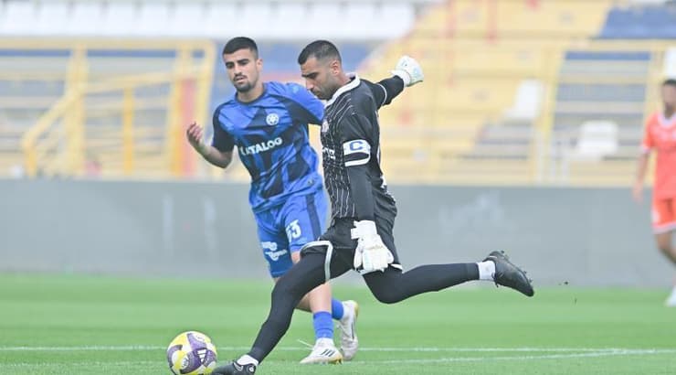 אריק ינקו מרחיק