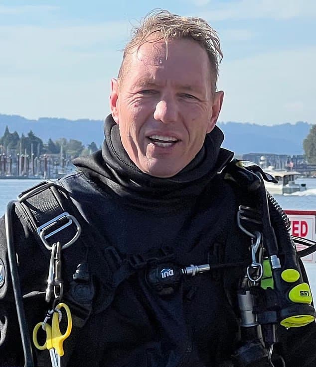 ארה"ב ארצ'ר מאיו צולל מצא את משפחת מרטין שנעלמה ב 1958