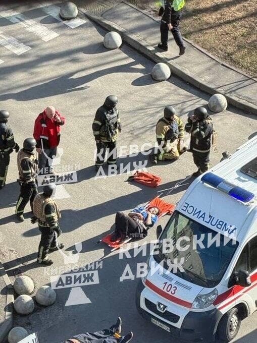 אוקראינה אירוע ירי קייב יורה התבצר בני ערובה סופרמרקט
