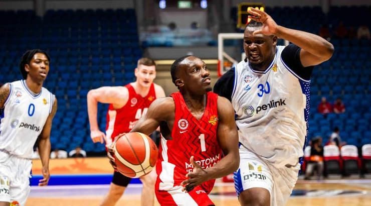 ג'ארד הארפר נכנס לצבע