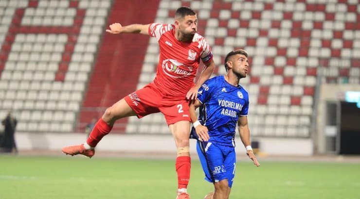 מארון גנטוס עולה מעל איתמר שבירו