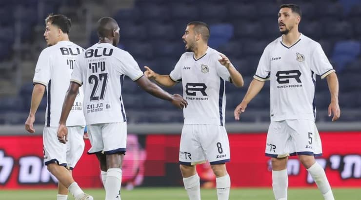 שחקני בני ריינה מרוצים