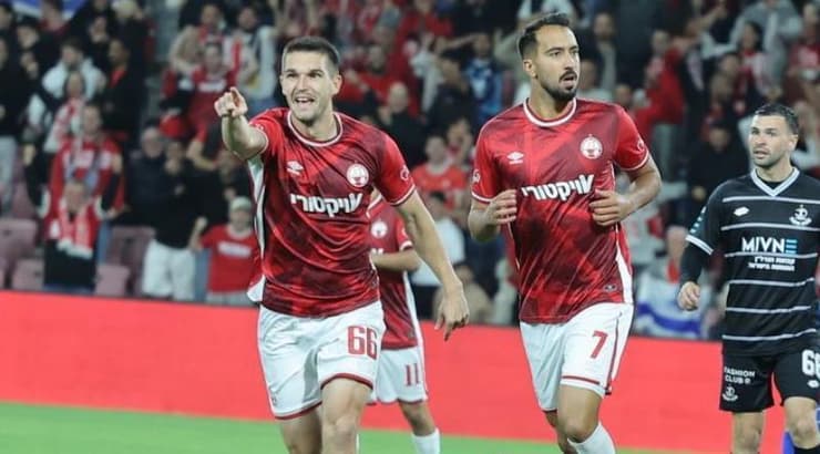 אליאל פרץ ואיגור זלאטנוביץ' מתחילים בחגיגות רגע לפני פסילת השער