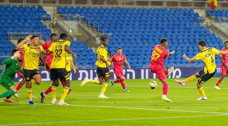 איתי בן שבת כובש