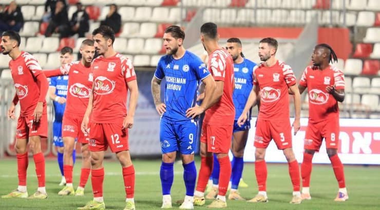 שחקני סכנין וטבריה ברחבה