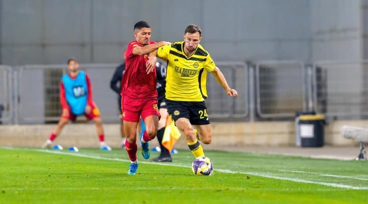 עמית כהן פורץ