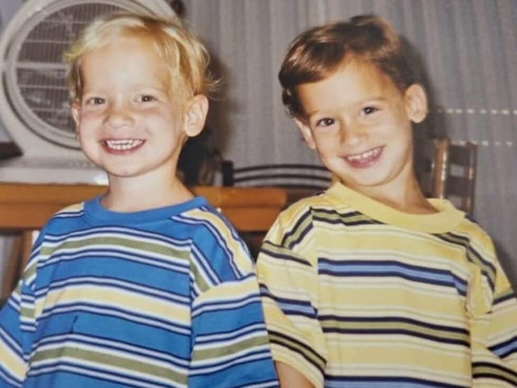 לירון שניר ז"ל עם אחיו התאום אלון