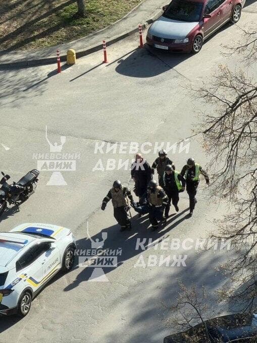 אוקראינה אירוע ירי קייב יורה התבצר בני ערובה סופרמרקט