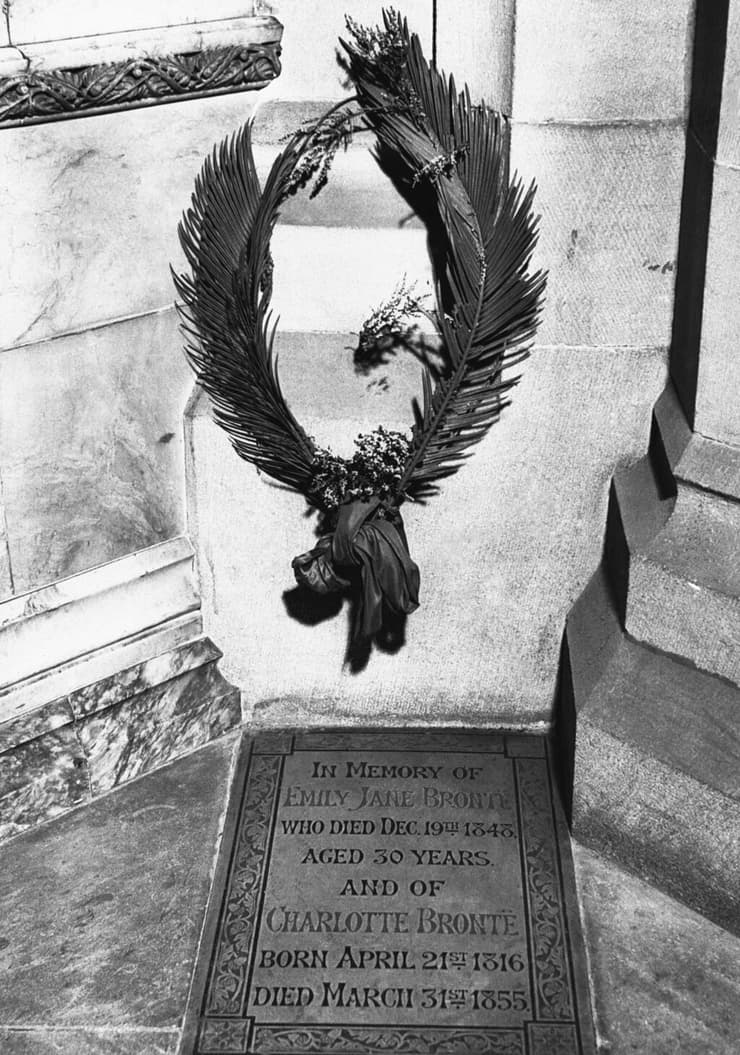 קברן של שרלוט ואמילי ברונטה ביורקשייר