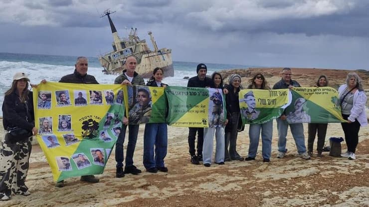 כאן לא שופטים, רק מחבקים ומחזקים