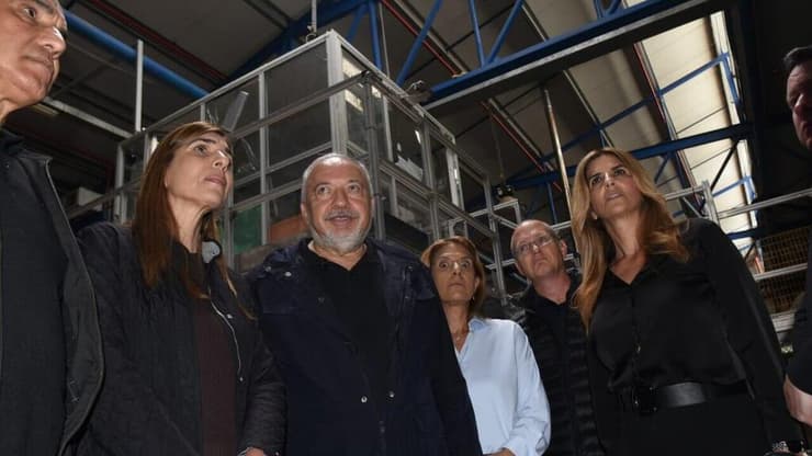 הח"כים של ישראל ביתנו בסיור (צילום: אביהו שפירא ) אביגדור ליברמן יחד עם דוד אזולאי