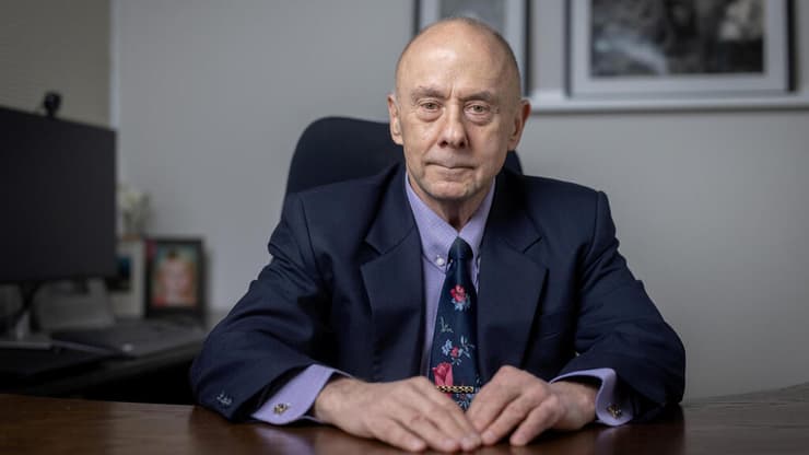 ראסל אלוונגר