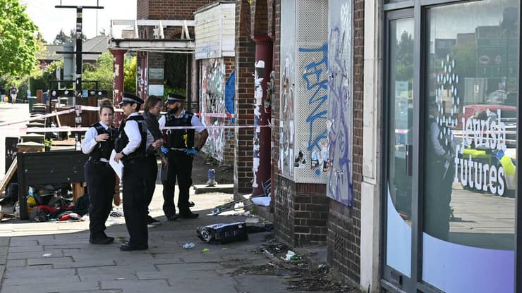 שוטרים באחת הזירות בלונדון