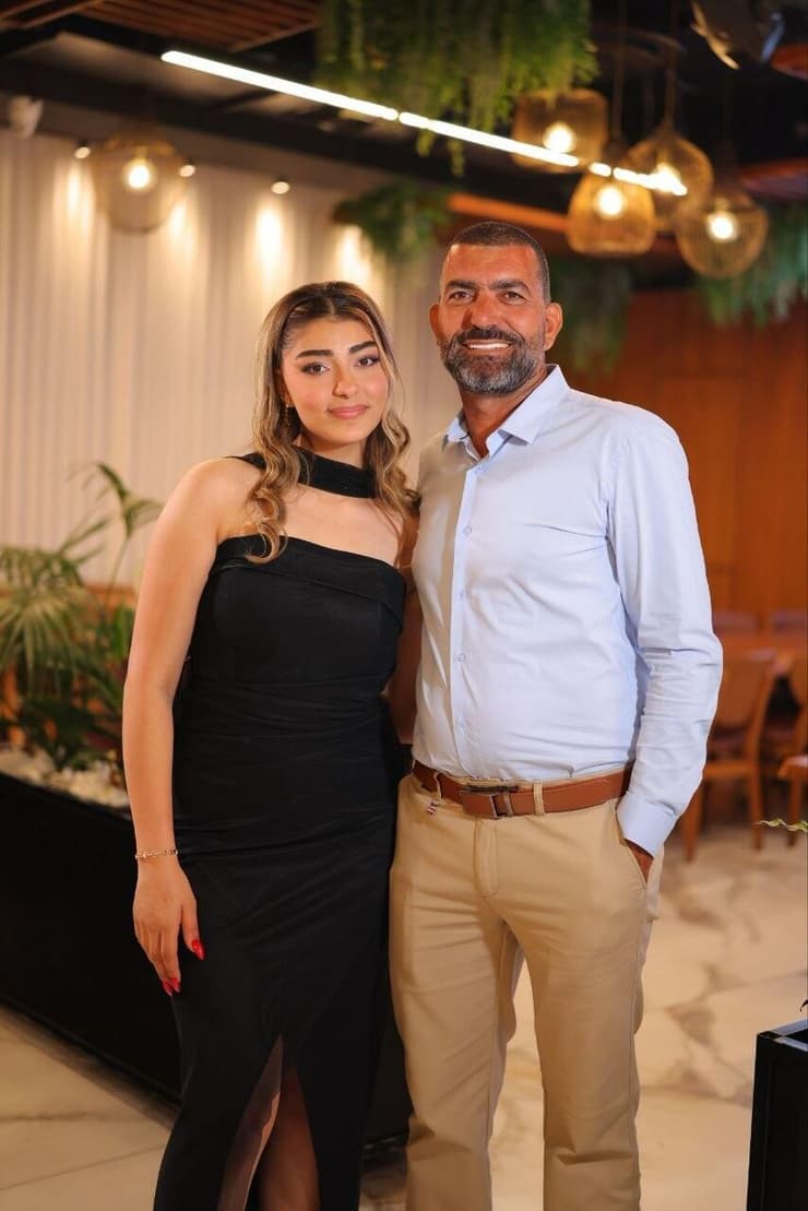 עזאת תורכי עם ביתו שנהרגה