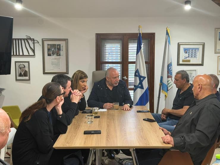 אביגדור ליברמן יחד עם דוד אזולאי