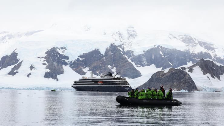 ירח דבש בקצה העולם