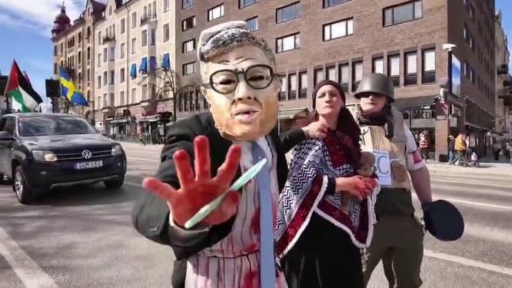 מצגת שנאה בשטוקהולם: בן גביר מוצג עוקר תינוק מידיה של אישה פלסטינית