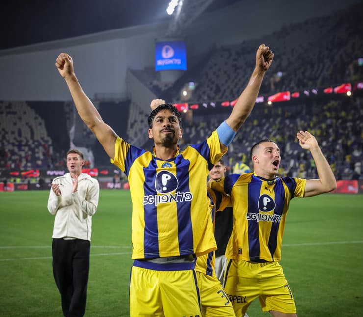 שחקן מכבי ת"א דור פרץ