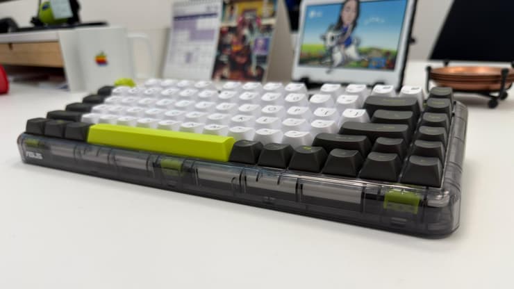 המקלדת Asus Jelly75 Keyboard  