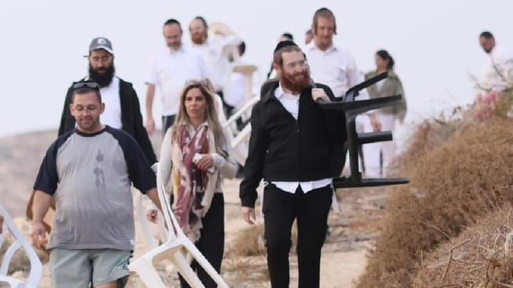 סדנאת הליכה מדיטטיבית במדבר (צילום: ג'קוב מדר) סדנאת הליכה מדיטטיבית במדבר