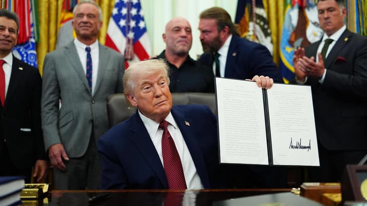נשיא ארה"ב דונלד טראמפ חתם על צו להאצת אישורי FDA לטיפולים פסיכדליים