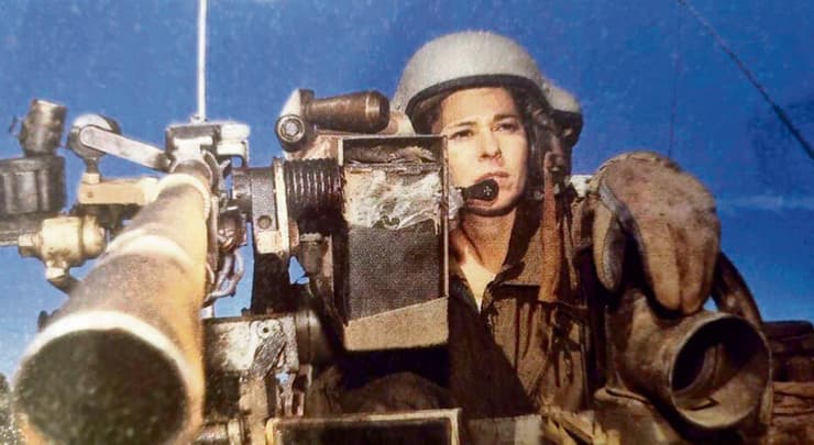 "המאבק כיום הוא על להגיע ליותר עמדות השפעה". לנקרי במהלך שירותה הצבאי