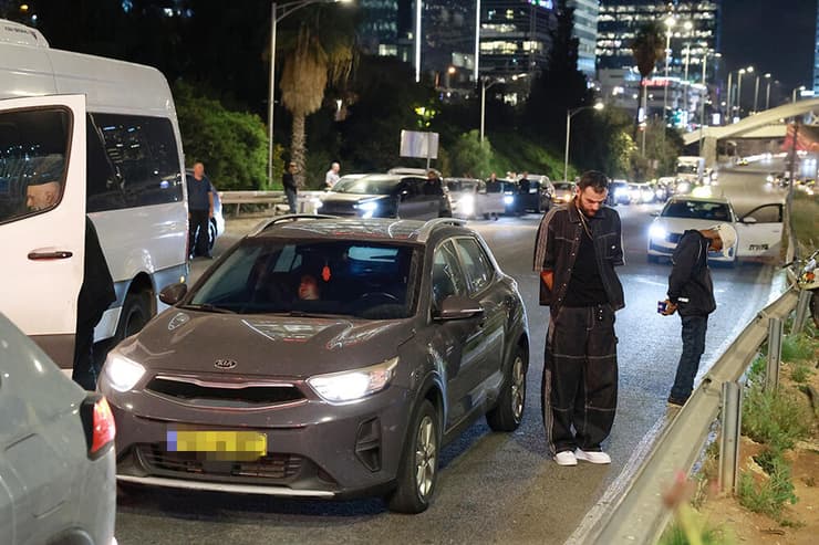 דקת דומייה בתל אביב לזכר חללי מערכות ישראל