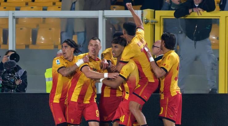 שחקני לצ׳ה חוגגים