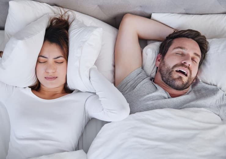 נחירות עלולות להצביע על דום נשימה חסימתי בשינה