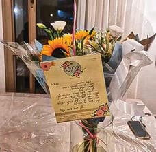 השליח התקשר באמצע ההלוויה. הזר והמכתב האחרון מעברי