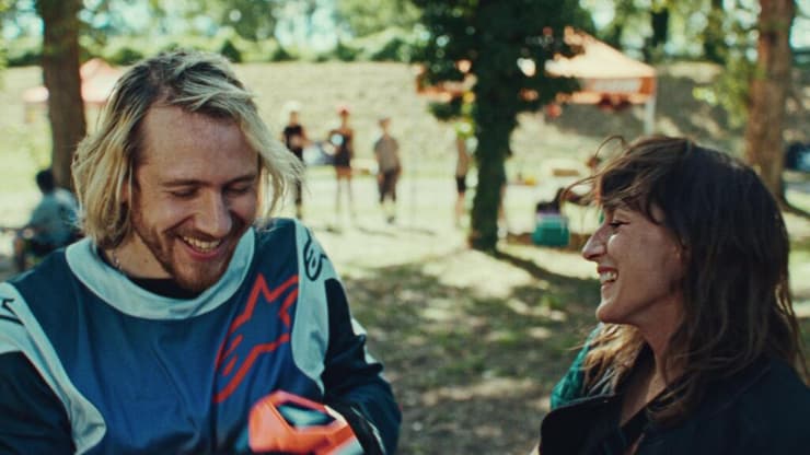 מתוך "לעזוב יום אחד"