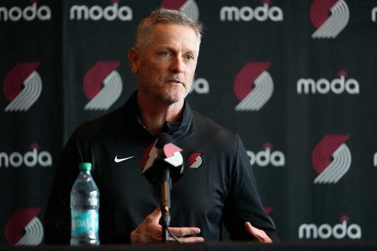 הבעלים של פורטלנד טרייל בלייזרס טום דנדון