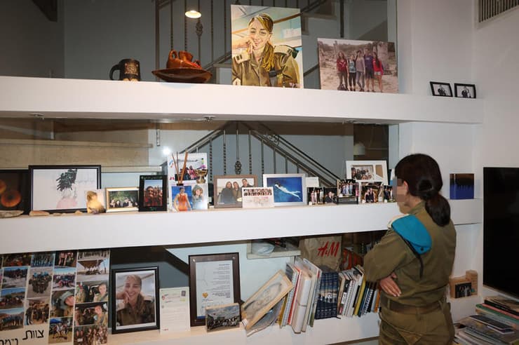 שרון נימרי אם שכולה אמא של סרן עדן נימרי נועה מרגלית רסן רב סרן ה מפקדת ש החליפה את עדן ב תפקיד