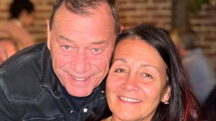 דונלד סרקון קיבל חיסון mRNA נגד סרטן הלבלב. בתמונה: עם אשתו