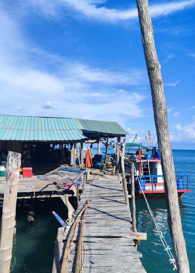 כפר דייגים בלב ים