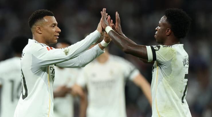 קיליאן אמבפה חוגג עם ויניסיוס