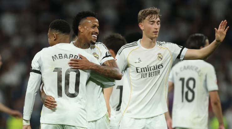 שחקני ריאל מדריד חוגגים