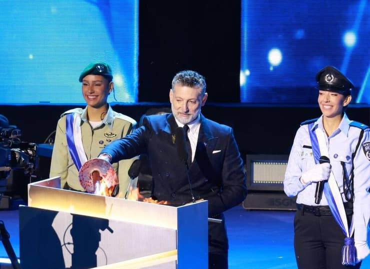 "הייתי הכי גאה בו בעולם, הוא מטורף". אסף גרניט בטקס הדלקת המשואות (צילום: אלכס קולומויסקי) אסף גרניט בטקס הדלקת המשואות | יום העצמאות ה-78 למדינת ישראל