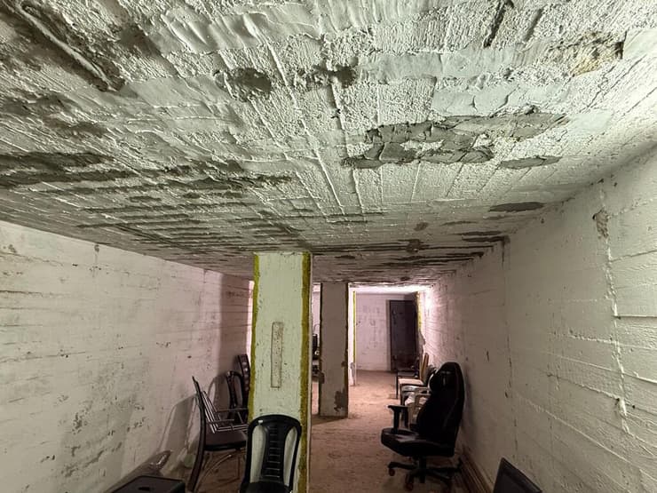 מקלט  ישן בבניין שטרם עבר התחדשות עירונית