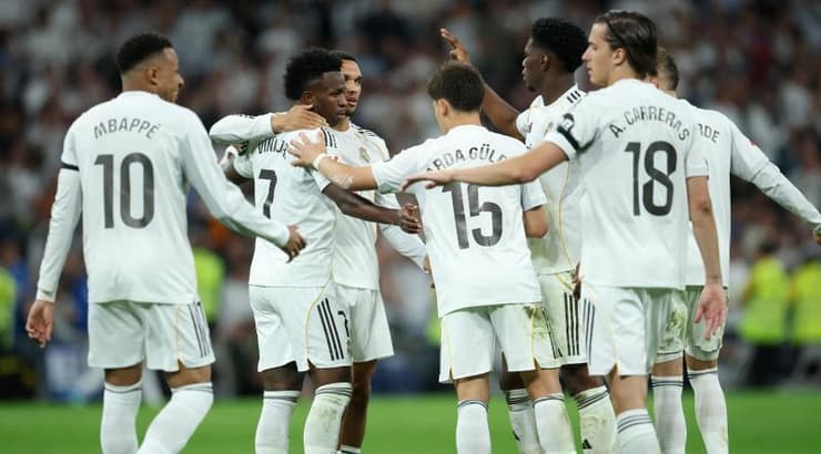 שחקני ריאל מדריד חוגגים