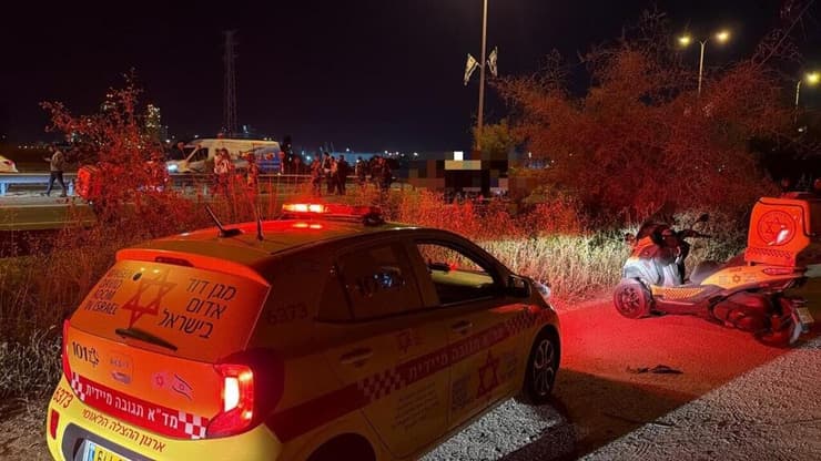 זירת הרצח הכפול בלוד (צילום: תיעוד מבצעי מד"א) זירת הרמח הכפול בלוד