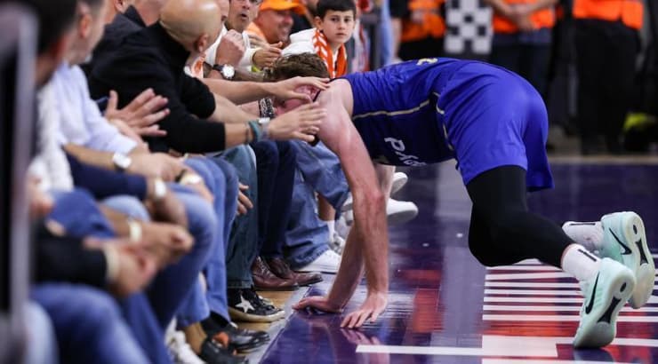 וויל ריימן על הפרקט