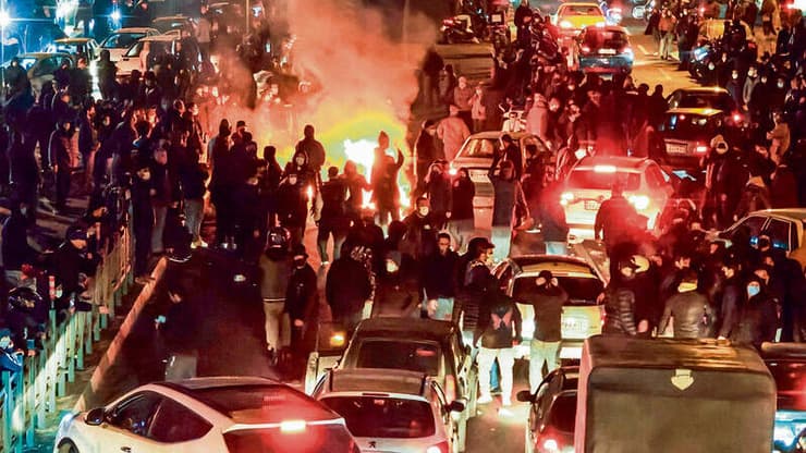 המחאות באיראן בינואר. "דם זרם ברחוב" (צילום: Getty) המחאות באיראן