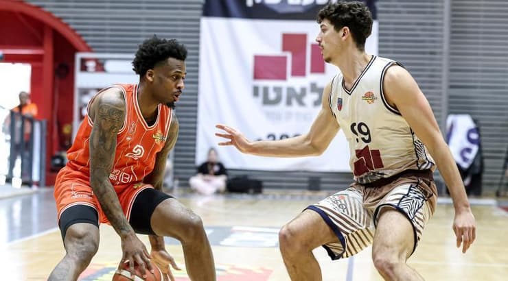 אנטוניו בלייקני מול יובל הוכשטטר