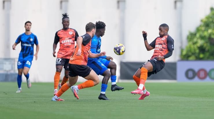 אוסו קוואמה בפעולה