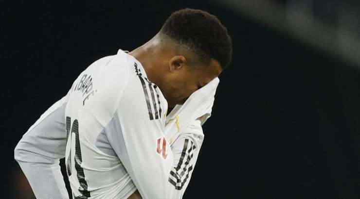 קיליאן אמבפה מתוסכל