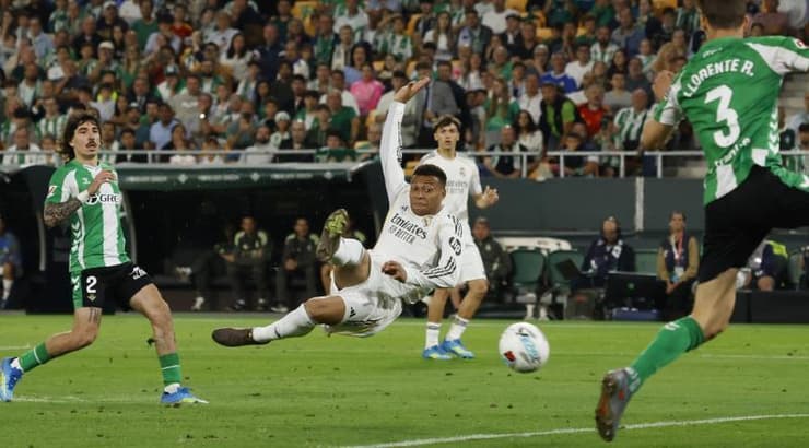 אמבפה ברגע השער שנפסל