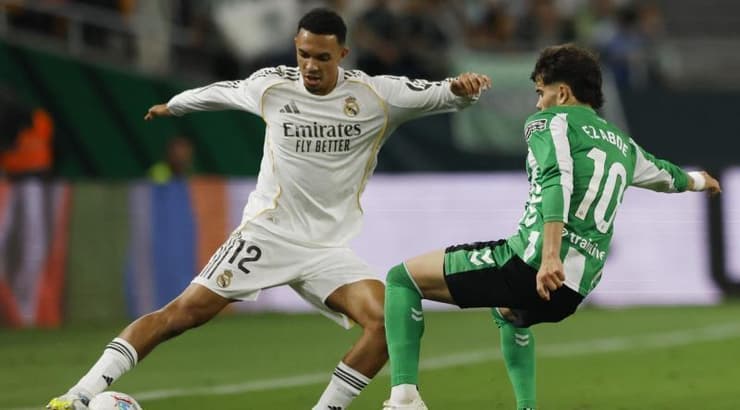 טרנט אלכסנדר-ארנולד מול עבדה אזלזולי, מצ'אפ קריטי במשחק